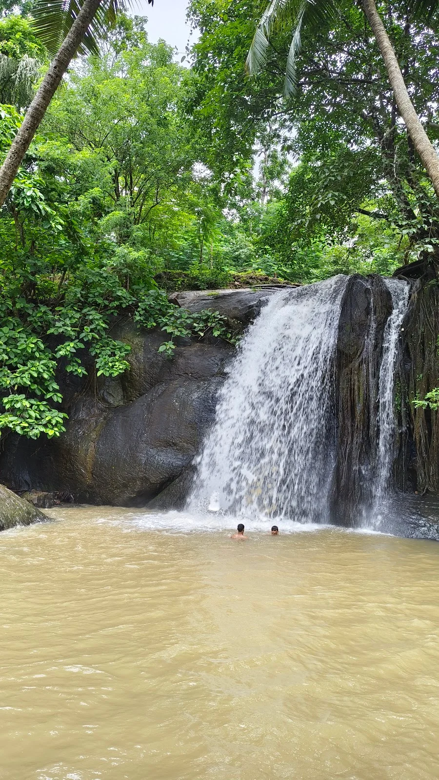 THOOMANAM WATER FALL